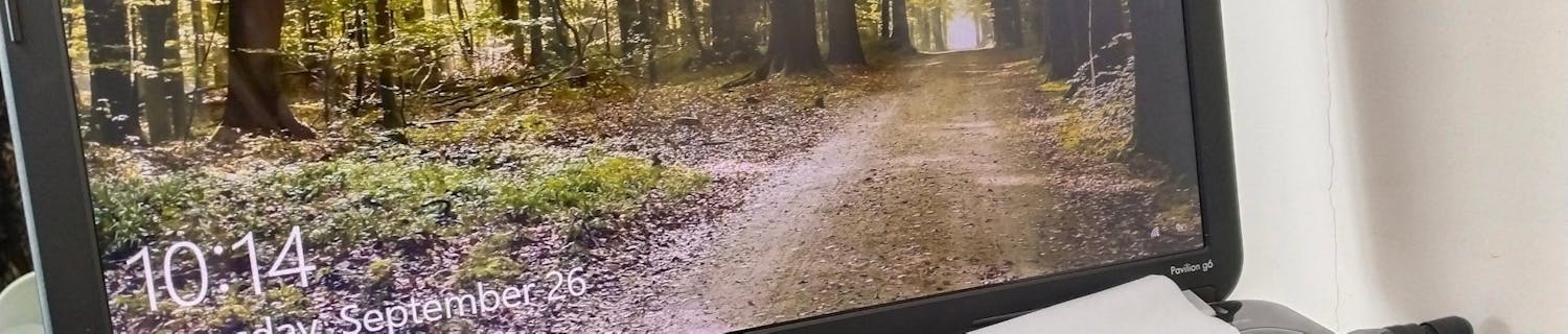 Windows lock screen Windows lock screen